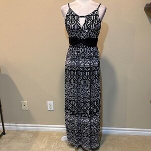 Sheri Martin Black and White Patterned Maxi Dress-Size 6